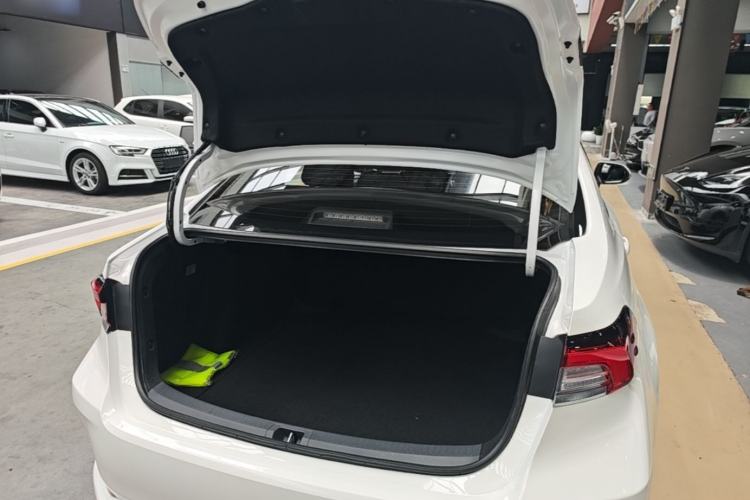 Used Toyota Corolla 2021 Dual-Motor 1.8L E-CVT Elite Edition Trunk
