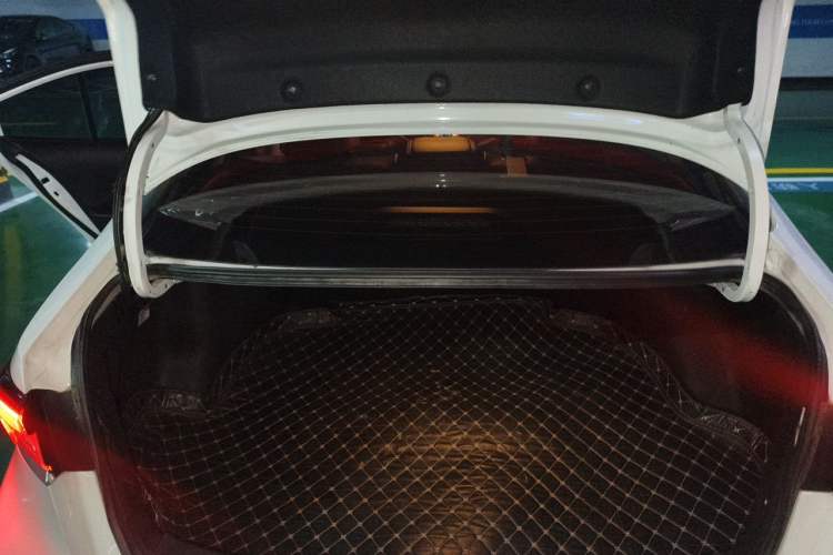 Used Toyota Corolla 2021 Dual-Motor 1.8L E-CVT Elite Edition Trunk