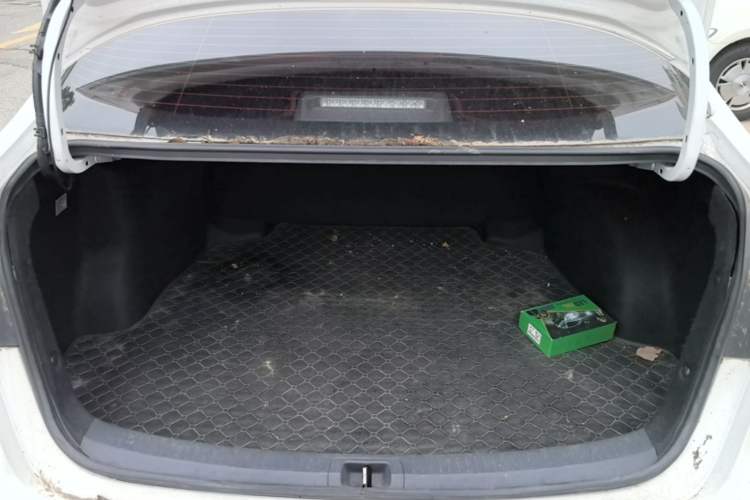 Used Toyota Corolla 2021 Dual-Motor 1.8L E-CVT Elite Edition Trunk