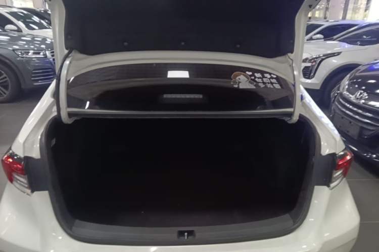 Used Toyota Corolla 2021 Dual-Motor 1.8L E-CVT Elite Edition Trunk