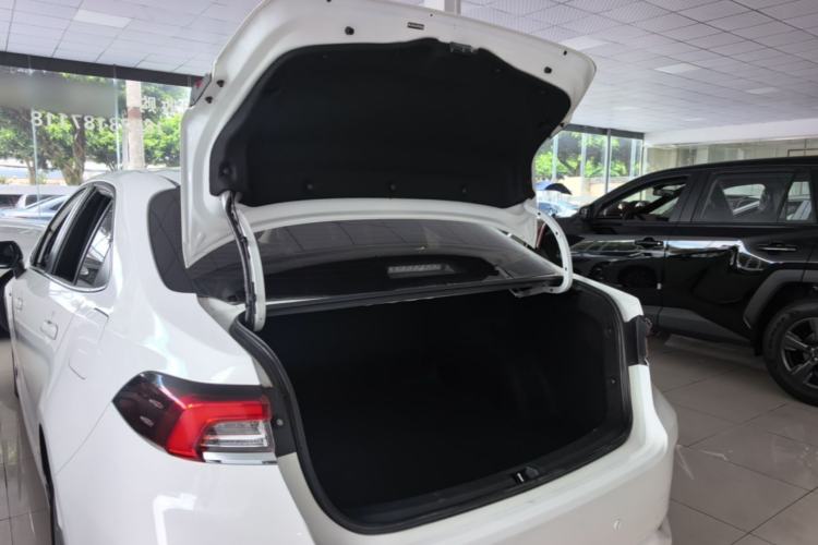 Used Toyota Corolla 2021 Dual-Motor 1.8L E-CVT Elite Edition Trunk
