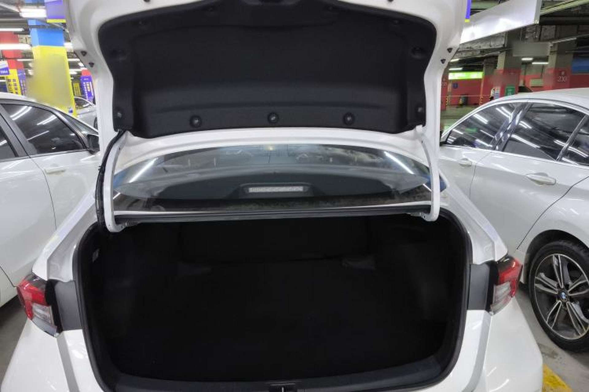 Used Toyota Corolla 2021 Dual-Motor 1.8L E-CVT Elite Edition Trunk