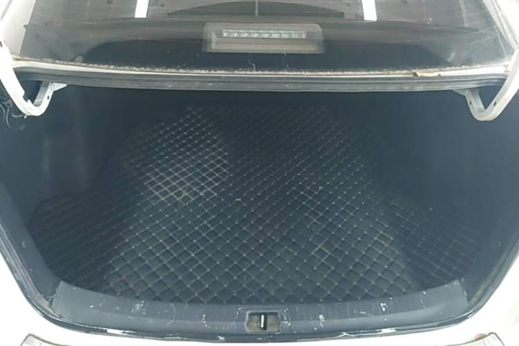 Used Toyota Corolla 2021 Dual-Motor 1.8L E-CVT Elite Edition Trunk