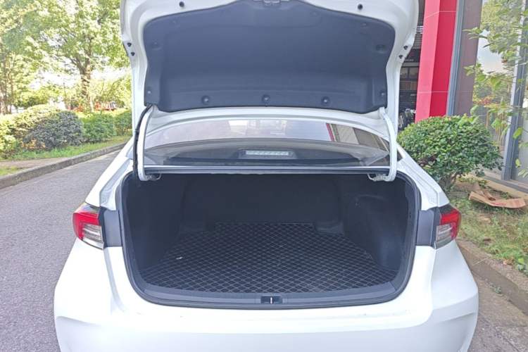Used Toyota Corolla 2021 Dual-Motor 1.8L E-CVT Elite Edition Trunk