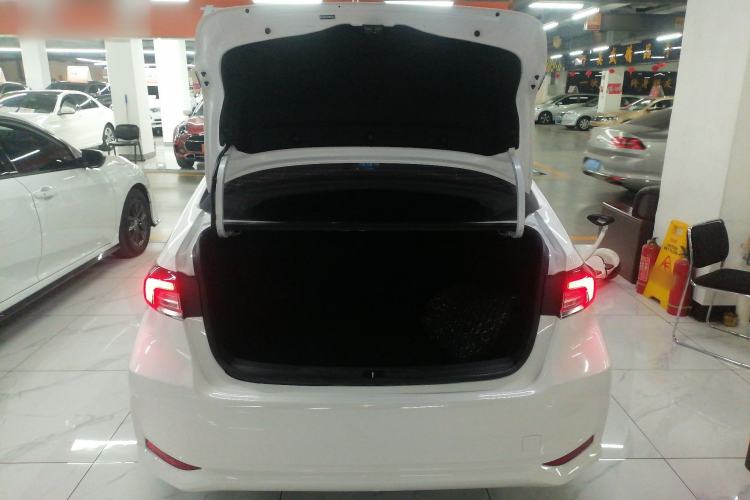 Used Toyota Corolla 2021 Dual-Motor 1.8L E-CVT Elite Edition Trunk