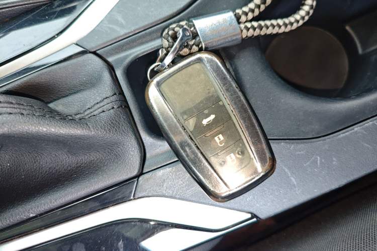 Used Toyota Corolla 2021 Dual-Engine 1.8L E-CVT Pioneer Edition Vehicle Key