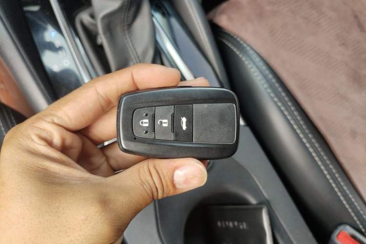 Used Toyota Corolla 2021 Dual-Motor 1.8L E-CVT Elite Edition Vehicle Key