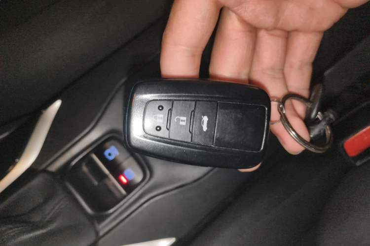 Used Toyota Corolla 2021 Dual-Motor 1.8L E-CVT Elite Edition Vehicle Key