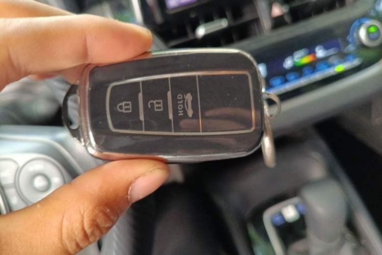 Used Toyota Corolla 2021 Dual-Motor 1.8L E-CVT Elite Edition Vehicle Key