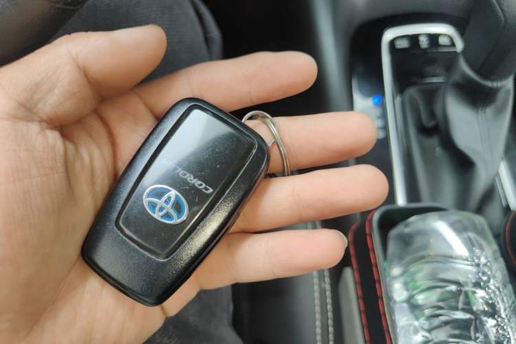 Used Toyota Corolla 2021 Dual-Motor 1.8L E-CVT Elite Edition Vehicle Key