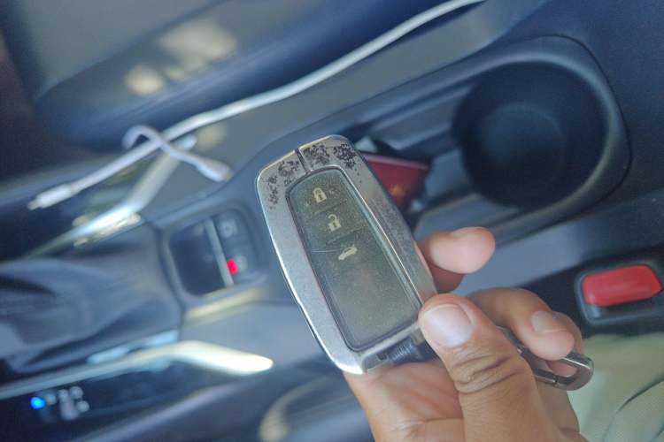 Used Toyota Corolla 2021 Dual-Motor 1.8L E-CVT Elite Edition Vehicle Key