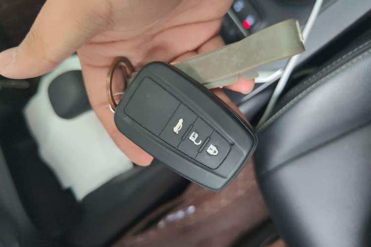 Used Toyota Corolla 2021 Dual-Motor 1.8L E-CVT Elite Edition Vehicle Key