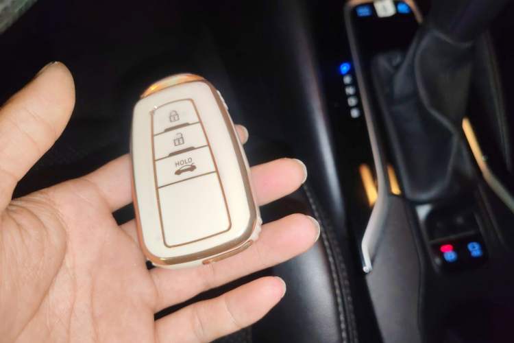 Used Toyota Corolla 2021 Dual-Motor 1.8L E-CVT Elite Edition Vehicle Key