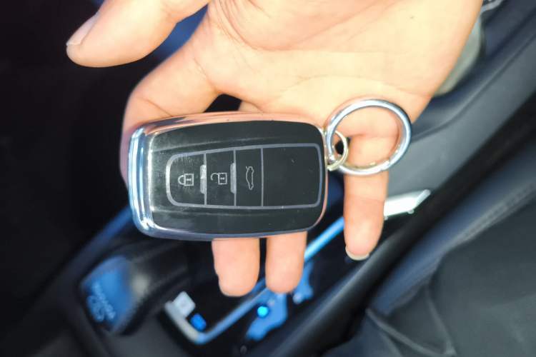 Used Toyota Corolla 2021 Dual-Engine 1.8L E-CVT Pioneer Edition Vehicle Key