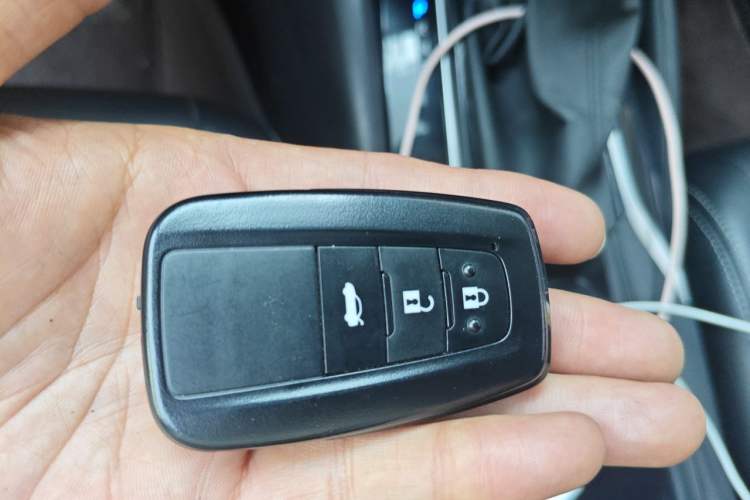 Used Toyota Corolla 2021 Dual-Motor 1.8L E-CVT Elite Edition Vehicle Key