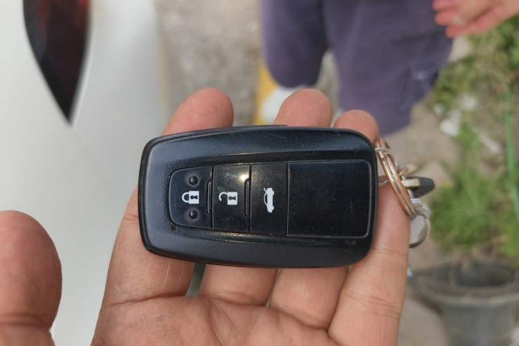 Used Toyota Corolla 2021 Dual-Motor 1.8L E-CVT Elite Edition Vehicle Key