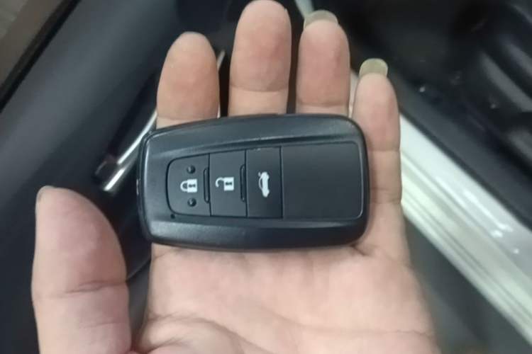 Used Toyota Corolla 2021 Dual-Motor 1.8L E-CVT Elite Edition Vehicle Key