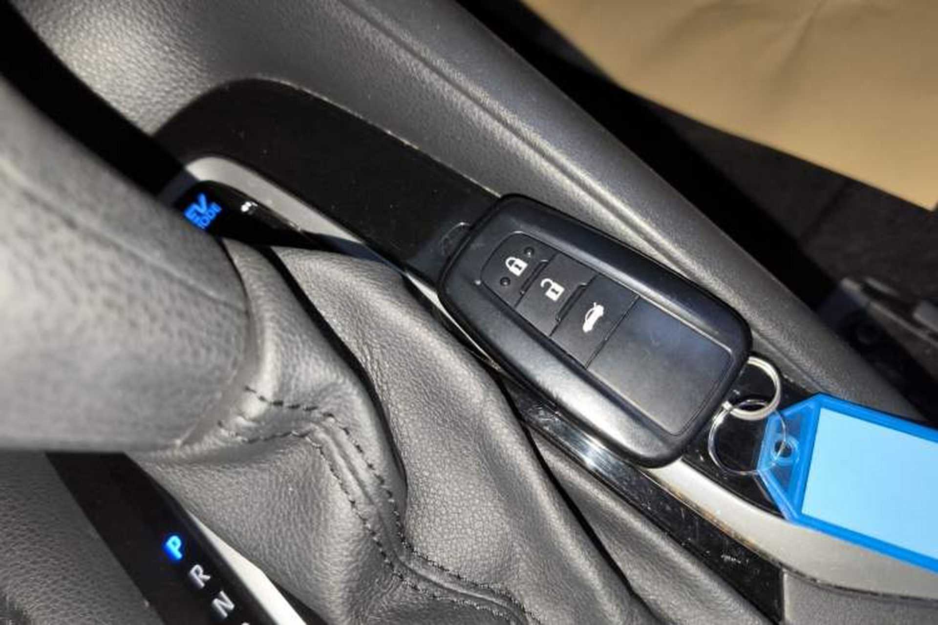 Used Toyota Corolla 2021 Dual-Motor 1.8L E-CVT Elite Edition Vehicle Key