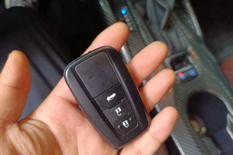 Used Toyota Corolla 2021 Dual-Engine 1.8L E-CVT Pioneer Edition Vehicle Key