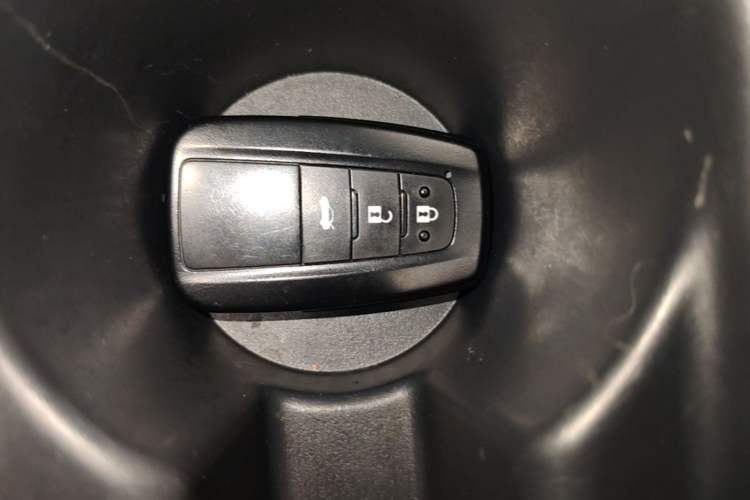 Used Toyota Corolla 2021 Dual-Engine 1.8L E-CVT Pioneer Edition Vehicle Key