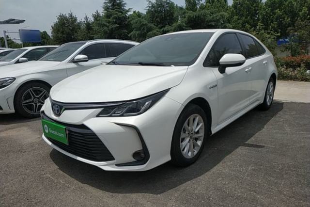 Ojetý Toyota Corolla 2021 Dual-Motor 1.8L E-CVT Elite Edition