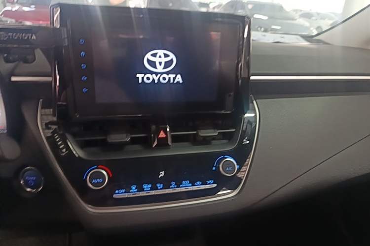 Used Toyota Corolla 2022 Dual-Motor 1.8L E-CVT Pioneer Edition Audio And AC Panel