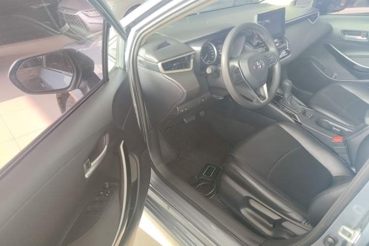 Used Toyota Corolla 2022 Dual-Motor 1.8L E-CVT Pioneer Edition Driver Seat