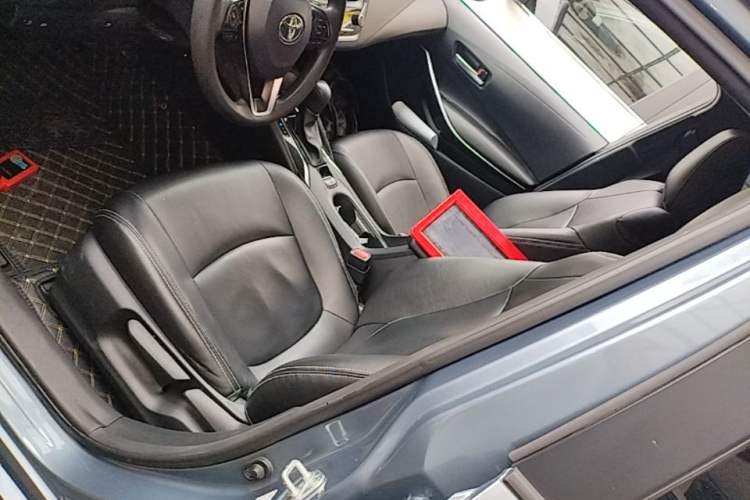 Used Toyota Corolla 2022 Dual-Motor 1.8L E-CVT Pioneer Edition Left Front Seat