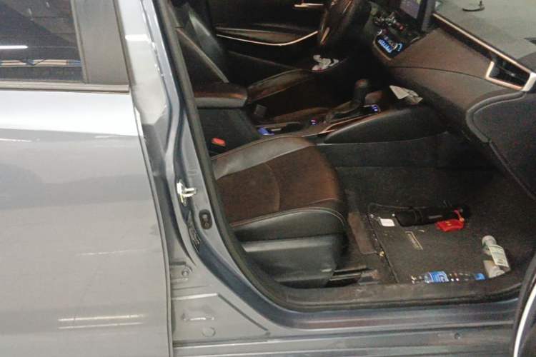 Used Toyota Corolla 2022 Dual-Motor 1.8L E-CVT Pioneer Edition Right Front Seat