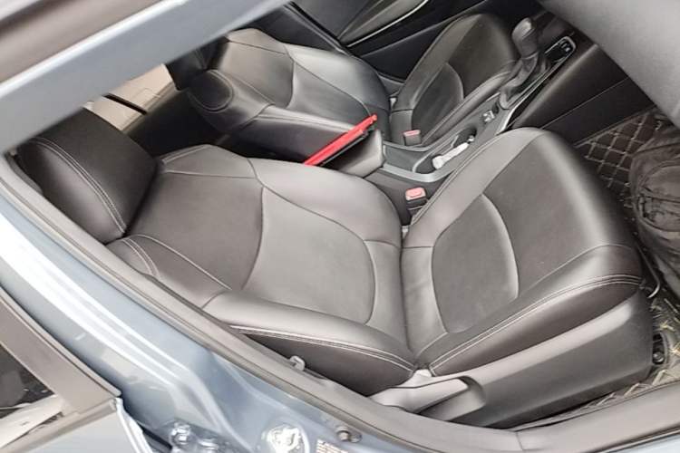 Used Toyota Corolla 2022 Dual-Motor 1.8L E-CVT Pioneer Edition Right Front Seat