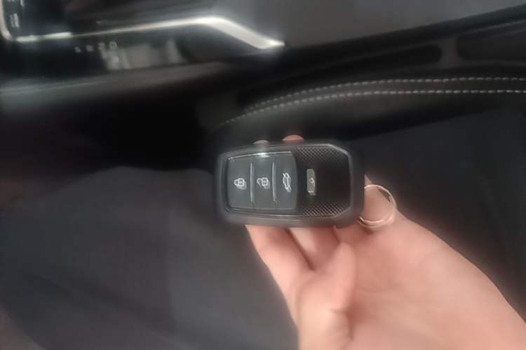 Used Toyota Corolla 2022 Dual-Motor 1.8L E-CVT Pioneer Edition Vehicle Key