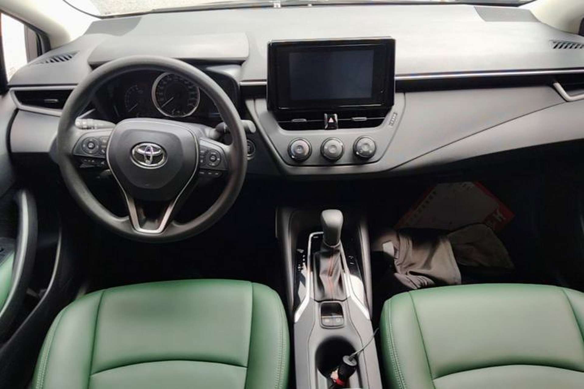 Used Toyota Corolla 2022 1.2T S-CVT Pioneer PLUS Edition Center Console