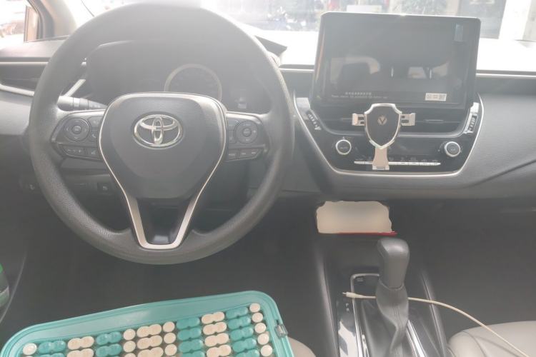 Used Toyota Corolla 2022 Dual-Motor 1.8L E-CVT Pioneer Edition Center Console