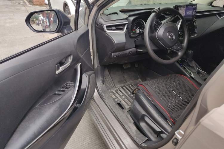 Used Toyota Corolla 2022 Dual-Motor 1.8L E-CVT Pioneer Edition Driver Seat