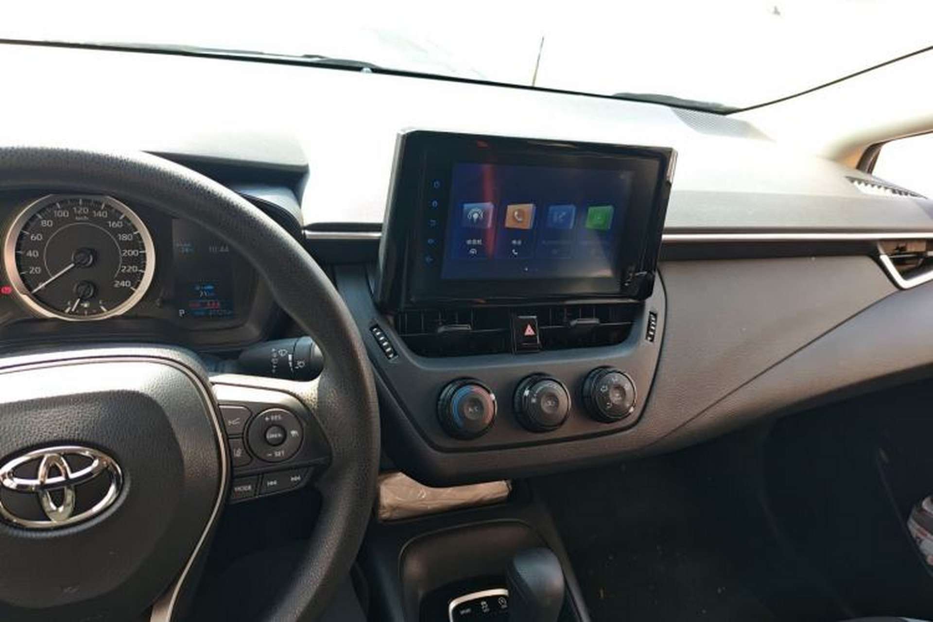 Used Toyota Corolla 2022 1.2T S-CVT Pioneer PLUS Edition Center Console