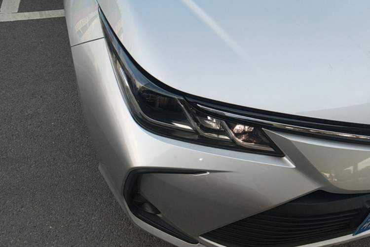 Used Toyota Corolla 2022 1.2T S-CVT Pioneer PLUS Edition Right Front Headlight