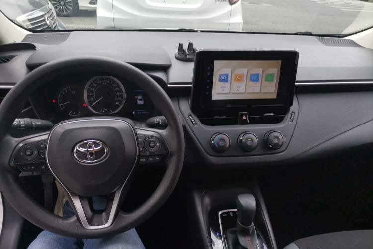 Used Toyota Corolla 2022 1.2T S-CVT Pioneer PLUS Edition Center Console