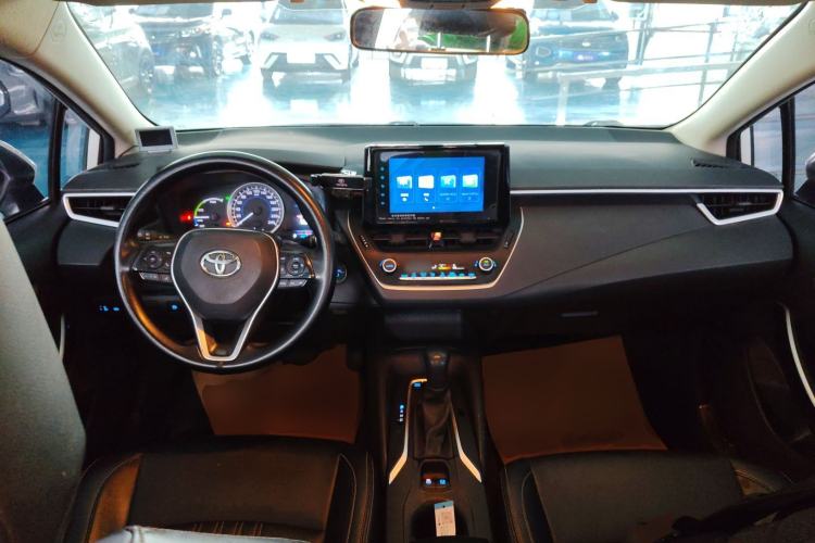 Used Toyota Corolla 2022 Dual-Motor 1.8L E-CVT Pioneer Edition Center Console