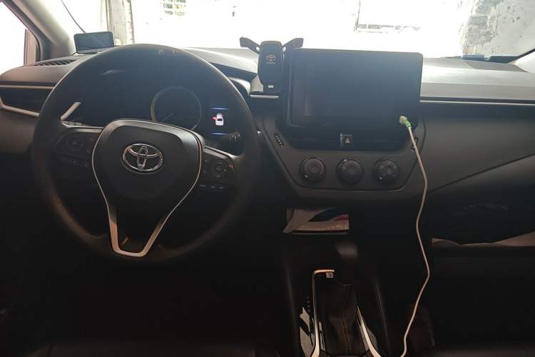 Used Toyota Corolla 2022 1.2T S-CVT Pioneer PLUS Edition Center Console