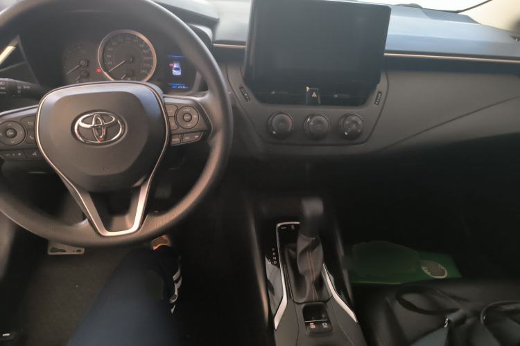 Used Toyota Corolla 2022 1.2T S-CVT Pioneer PLUS Edition Center Console