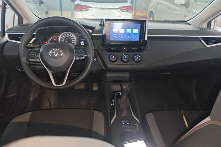 Used Toyota Corolla 2022 1.2T S-CVT Pioneer PLUS Edition Center Console