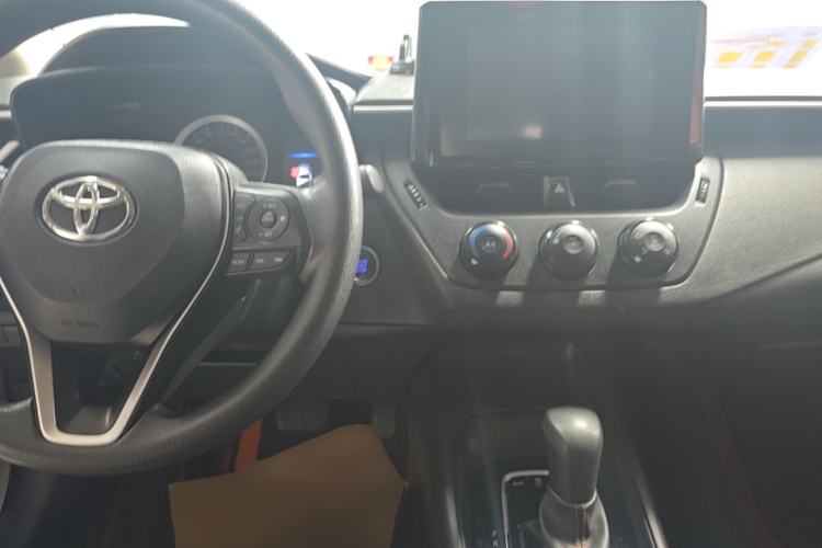Used Toyota Corolla 2022 1.2T S-CVT Pioneer PLUS Edition Center Console