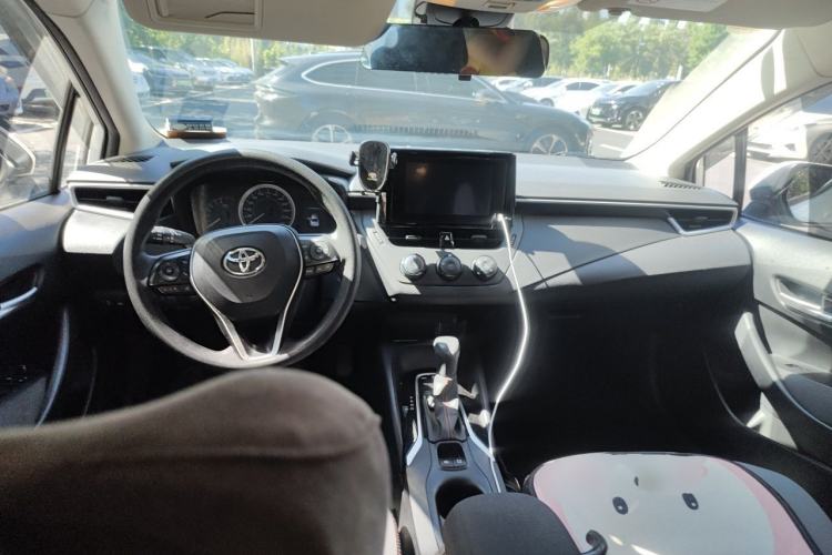 Used Toyota Corolla 2022 1.2T S-CVT Pioneer PLUS Edition Center Console