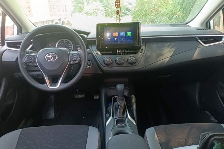 Used Toyota Corolla 2022 1.2T S-CVT Pioneer PLUS Edition Center Console