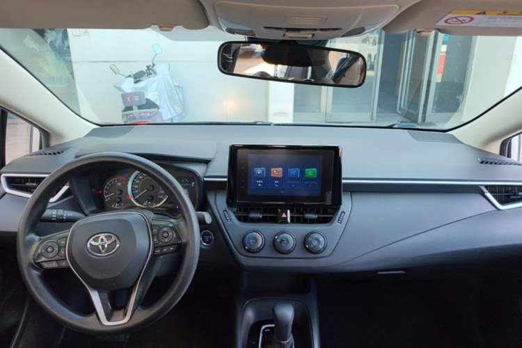 Used Toyota Corolla 2022 1.2T S-CVT Pioneer PLUS Edition Center Console