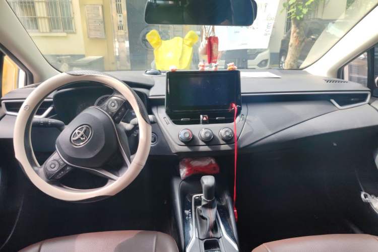 Used Toyota Corolla 2022 1.2T S-CVT Pioneer PLUS Edition Center Console