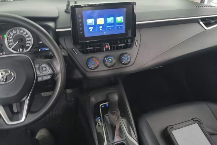 Used Toyota Corolla 2022 1.2T S-CVT Pioneer PLUS Edition Center Console
