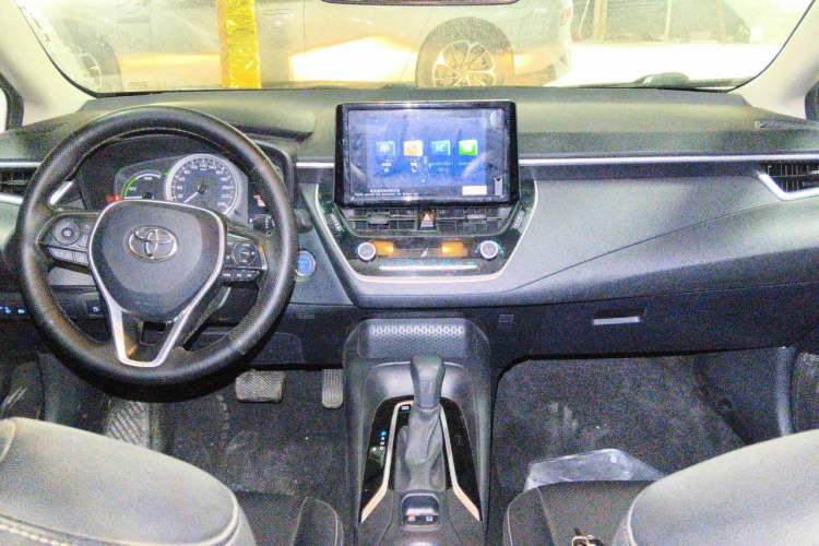 Used Toyota Corolla 2022 Dual-Motor 1.8L E-CVT Pioneer Edition Center Console