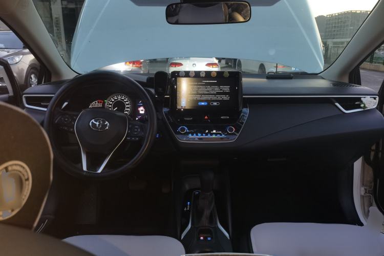 Used Toyota Corolla 2022 1.2T S-CVT Pioneer PLUS Edition Center Console