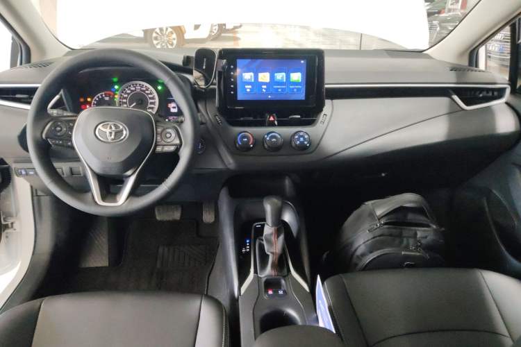 Used Toyota Corolla 2022 1.2T S-CVT Pioneer PLUS Edition Center Console